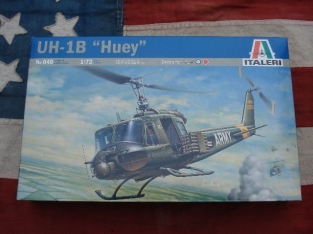 Italeri 040 UH-1B 